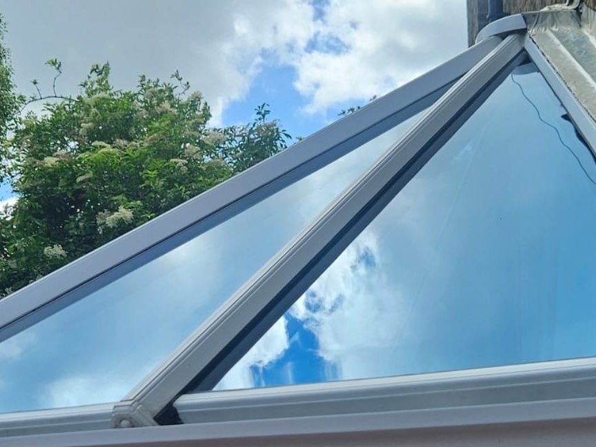 Clean Streakz is your go-to for specialised conservatory roof cleaning services that will keep your conservatory looking fantastic.